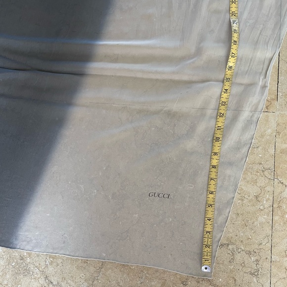 VINTAGE GUCCI RARE SCARF/SARONG - Picture 2 of 14